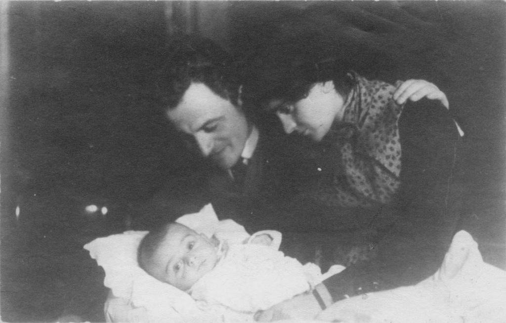 Dr. Emanuel Ringelblum and his wife Yehudit with their son, Uri Ringelblum. | Credit: Avner Shalev, Yad Vashem