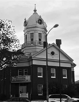 The former courthouse, now the Monroe County Heritage Museum.