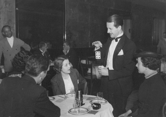 Dai Vernon at the Kit Kat Club in 1936. Photo: Irving Desfor, courtesy of Dai Vernon Estate.