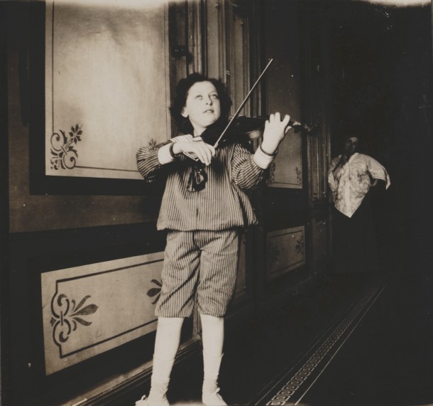  Jascha Heifetz at home in his native Vilnius, Lithuania. Photo: Library of Congress