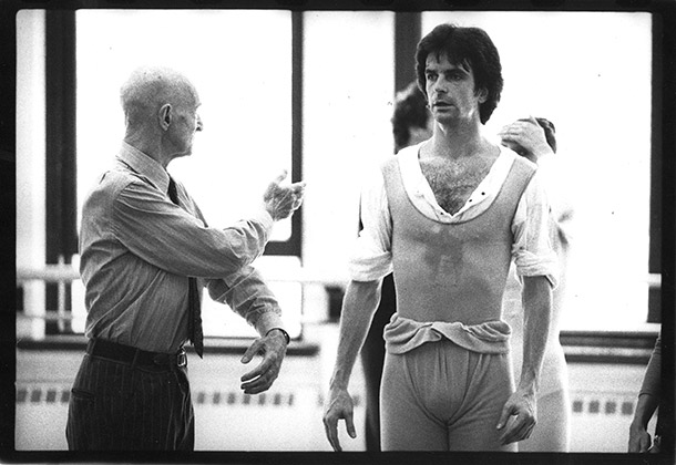Antony Tudor coaching Kevin McKenzie in his ballet Jardin Aux Lilas. 1986. Photo: Paul B. Goode.