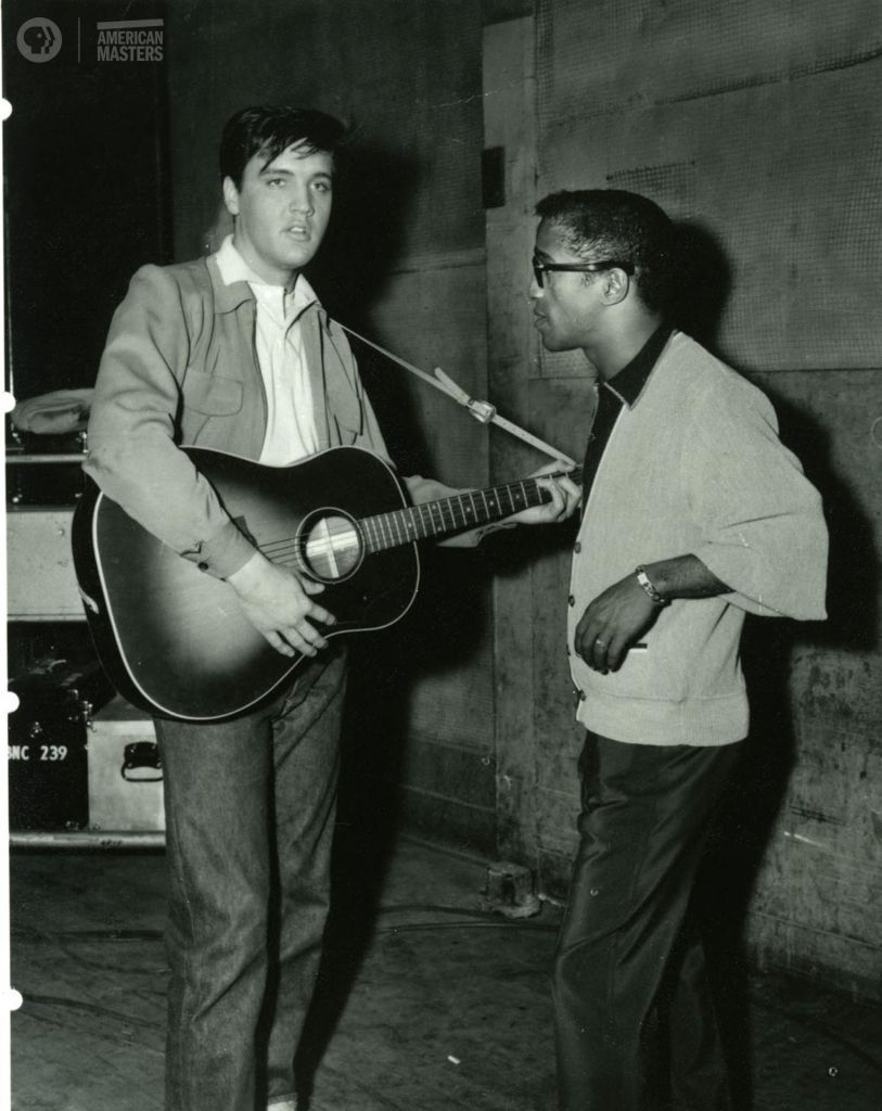 Sammy Davis, Jr. talking to Elvis