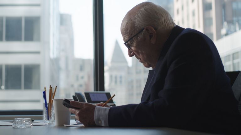 Lawyer Floyd Abrams reading.