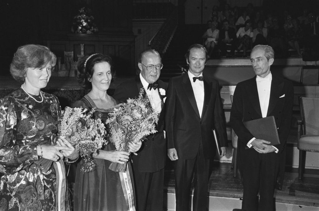 Nikolaus Hanoncourt (second from left) in 1980 at the Concertgebouw in Amsterdam.