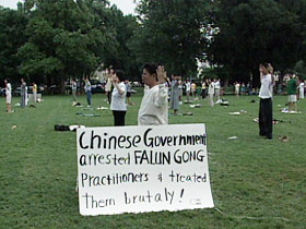 falungong-post01-signs