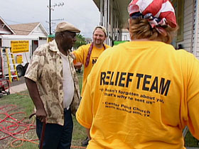 katrina-oneyear-post05-yellowshirts