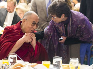 dalai-lama-prayer-breakfast-320