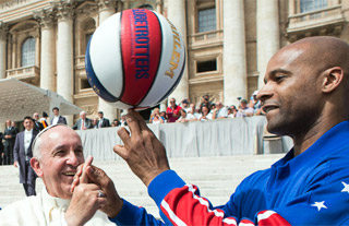 pope-harlem-globetrotter-320