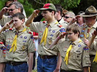 boy-scouts-gay-leaders-320