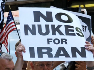 iran-nuclear-deal-protest-320