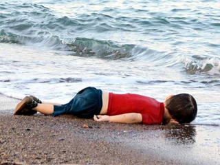 migrants-drown-off-turkey-coast-320