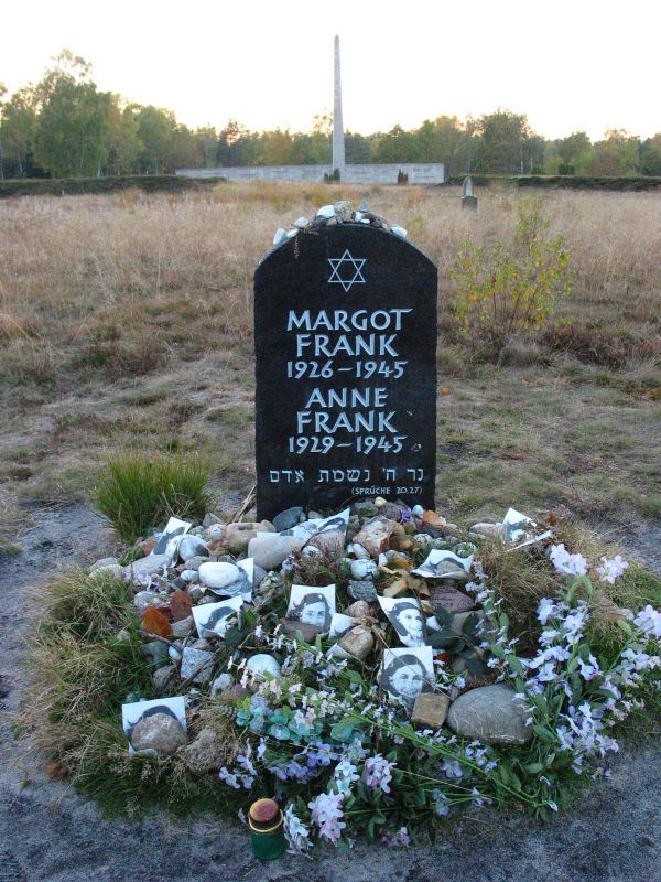  Anne Frank memorial in Bergen-Belsen, Germany. Anne and Margot Frank are victims of the Holocaust and died due to typhus in Bergen-Belsen concentration camp. Photo: Arne List, October 2003 