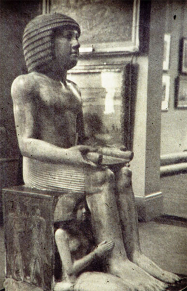 Statue of Sekhemka on display in Northampton Museum and Art Gallery 1950s