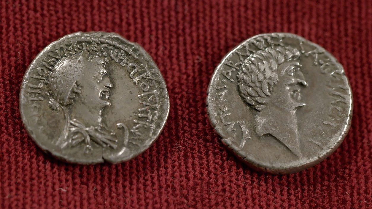 Cleopatra (left) and Marc Antony (right) on Roman Denarius