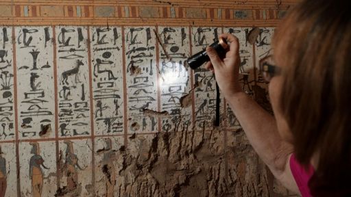 Decoding Hieroglyphics -- Understanding Ancient Artists through 'Handwriting' Analysis